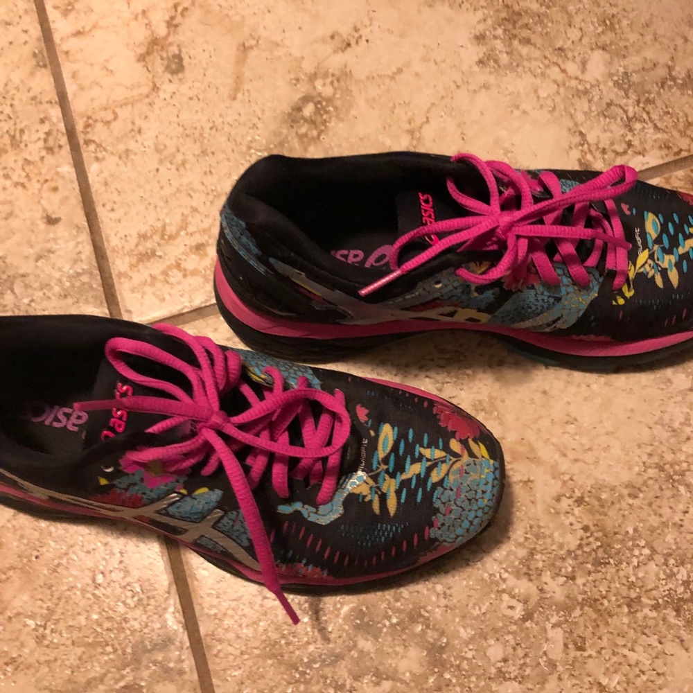 ASICS - Picture 5 of 5